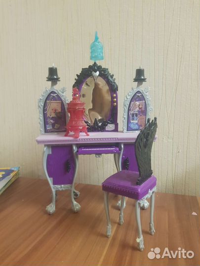 Туалетный столик для кукол