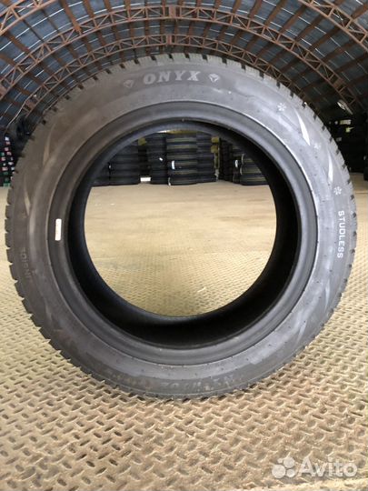 ONYX NY-W702 215/55 R17 98H