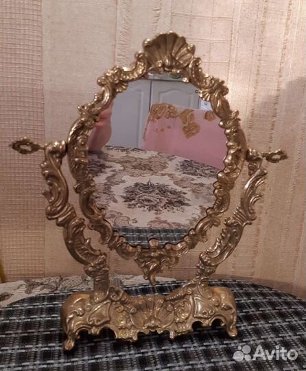 Зеркало настольное