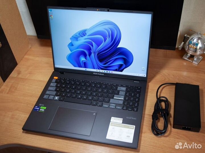 Asus Pro 16x i9 13980HX /RTX 4070 /32GB / 2k.165Hz