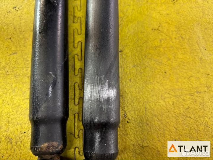 Амортизатор задний toyota voxy