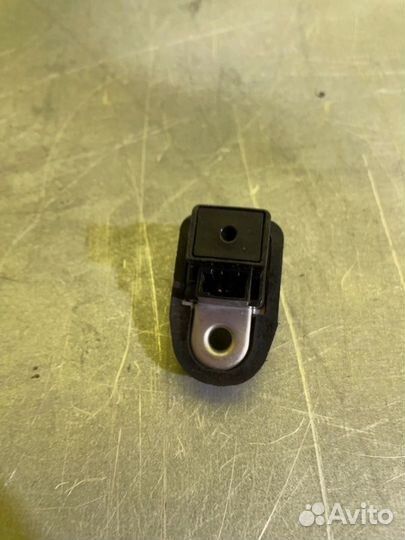 Выключатель концевой Nissan Patrol Y62 Y62 5.6