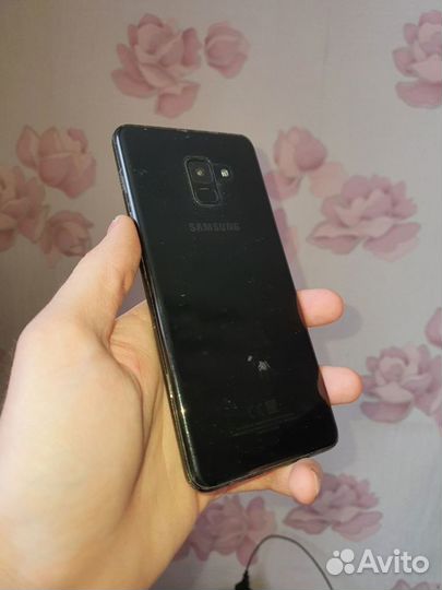 Samsung Galaxy A8+, 4/32 ГБ