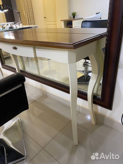 Консоль, туалетный столик