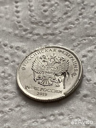 Монета 1 рубль редкая брак 2019 год