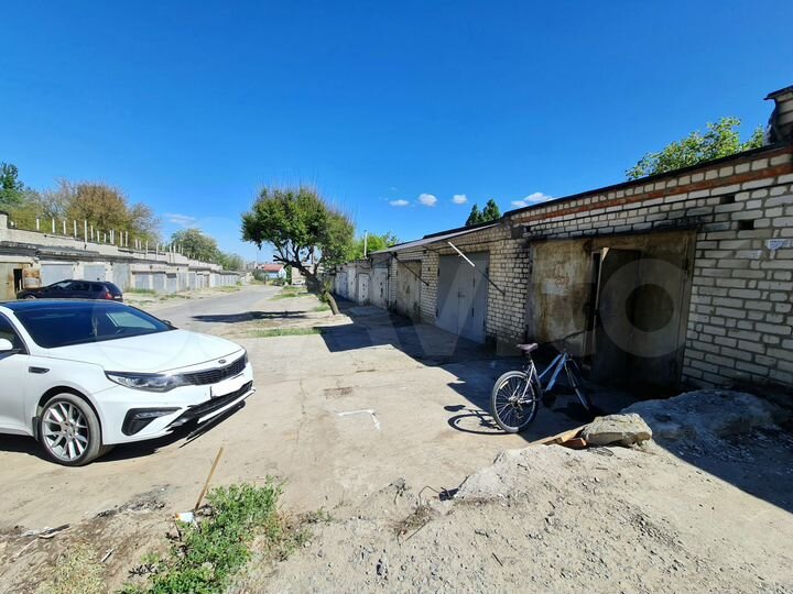 Гараж, > 30 м²