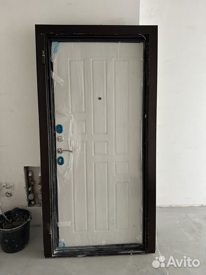 Металлическая дверь бу из новостроек
