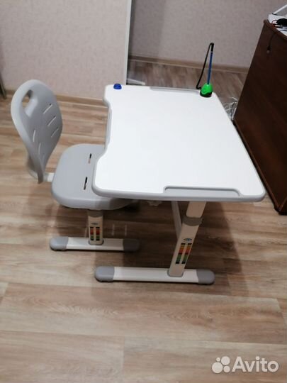 Растущая парта и стул