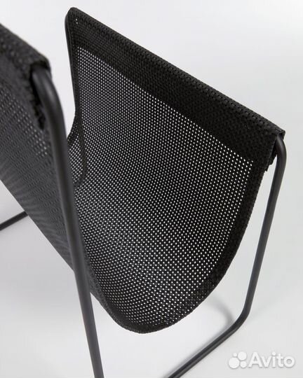 Подставка для журналов Siana из черного металла