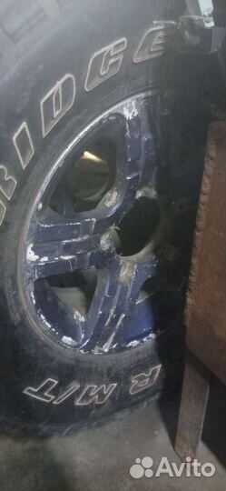 Bridgestone Dueler M/T D673 285/100 R15