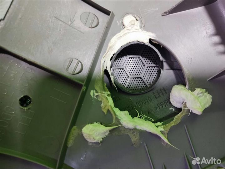 Обшивка левой стойки Toyota Yaris P90 2010