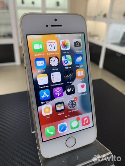 Телефон iPhone 5se 32gb отличное состояние
