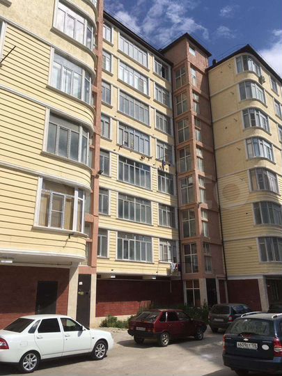 2-к. квартира, 52 м², 4/8 эт.