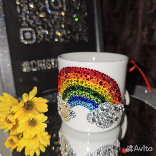 Кружка со стразами ручной работы