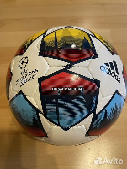 Футбольный мяч adidas ucl pro sala. FMB. футзал