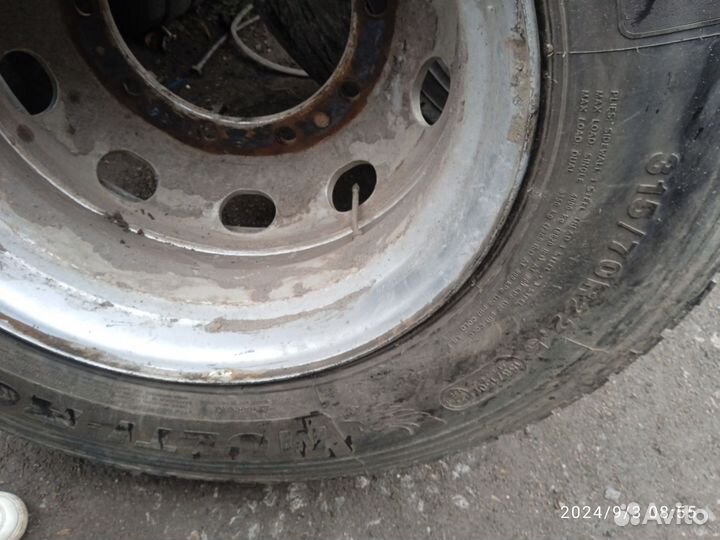 Bridgestone B70 315/70