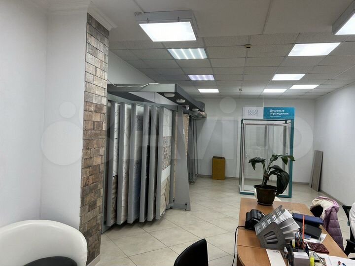 Продам торговое помещение, 628 м²