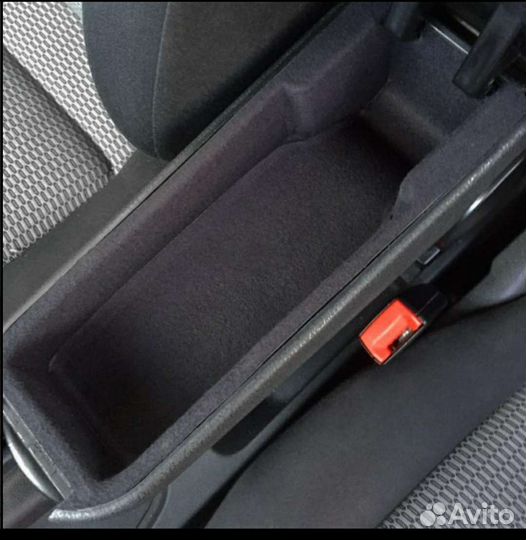 Подлокотник на Volkswagen Polo