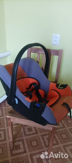 Детское автокресло возраст 0+ вес до 15 кг