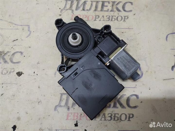 Моторчик стеклоподъемника передний правый VW Pass