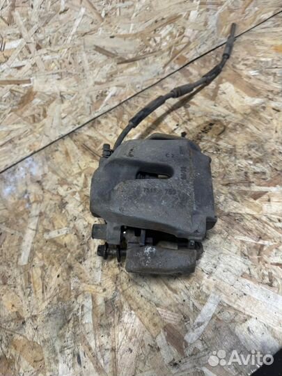 Суппорт тормозной передний правый Bmw X5 E70, 3411