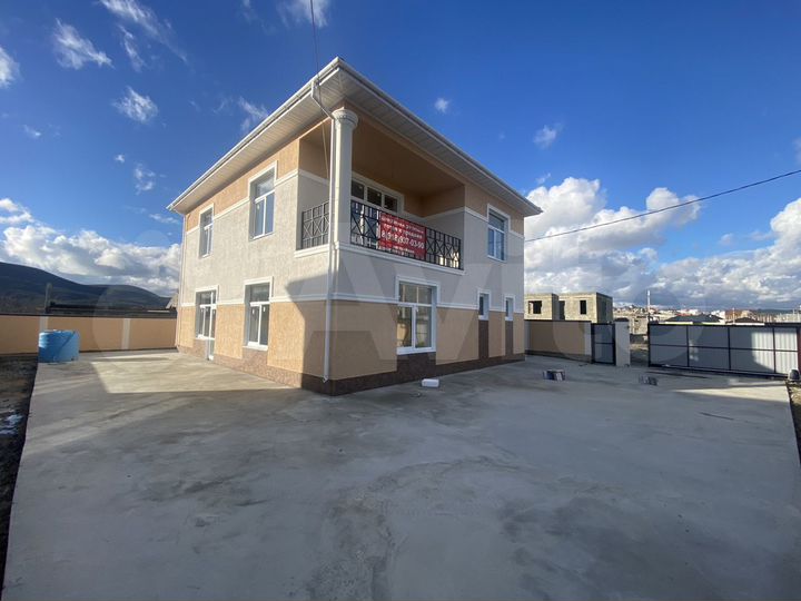 Дом 200 м² на участке 5,4 сот.