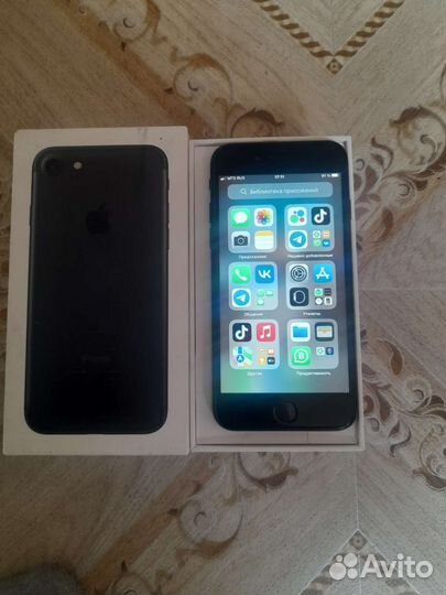 Телефон iPhone 7 128gb