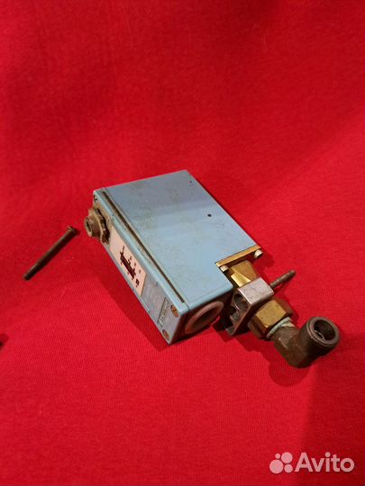 Реле давления Telemecanique XMJ-A0207