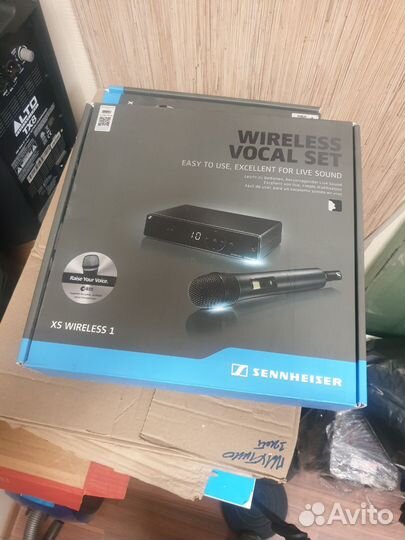 Радиосистема (Микрофон) Sennheiser XSW 1-825-A