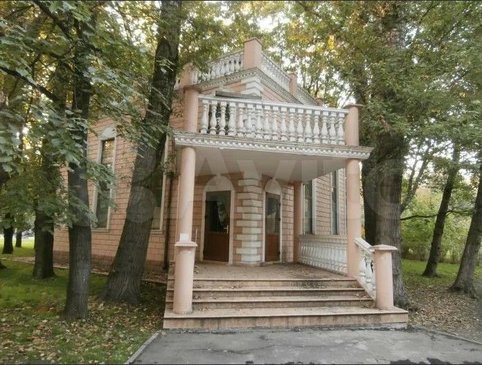 Здание, 276 м²