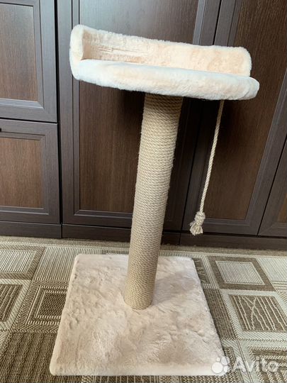 Когтеточка для кошки, столбик с лежанкой