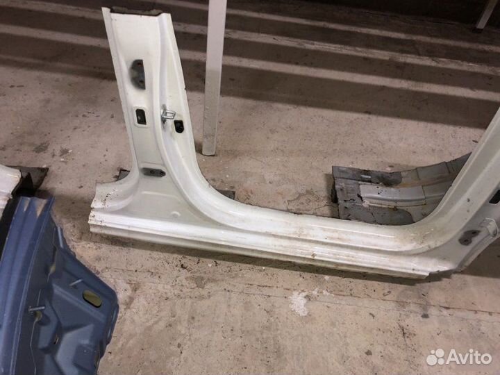 Порог передний правый Kia Rio 4 G4FG