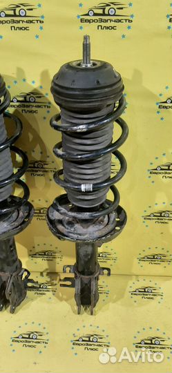 Стойка передняя Opel Corsa D