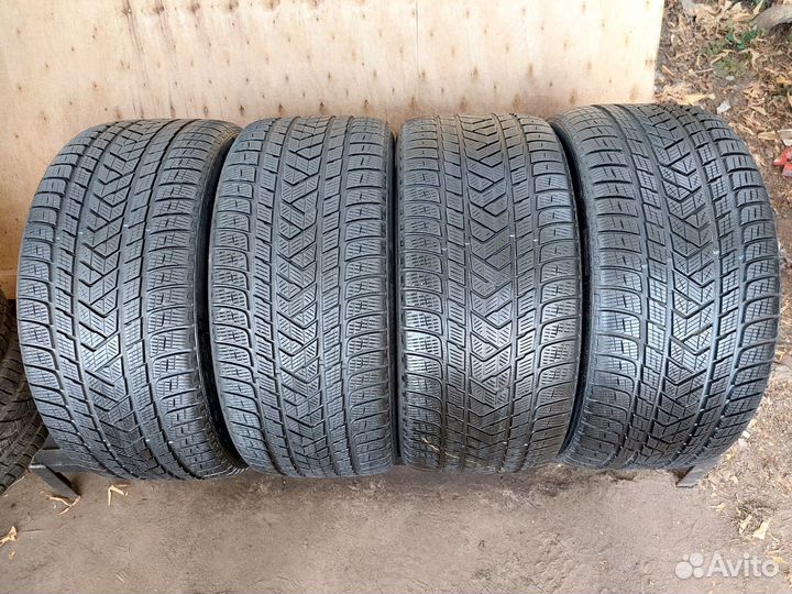 Pirelli Scorpion Winter 295/35 R21 107V