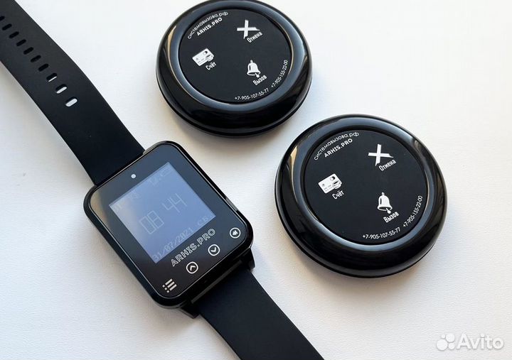 Кнопка вызова официанта и влагозащищенные часы