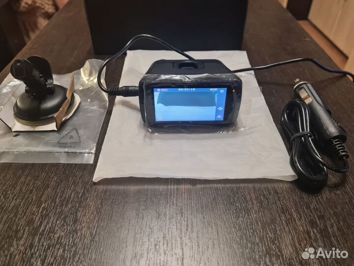 Видеорегистратор с радар-детектором Mio MiVue i88