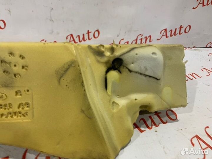 Уплотнитель багажника задний левый Ford Focus 3