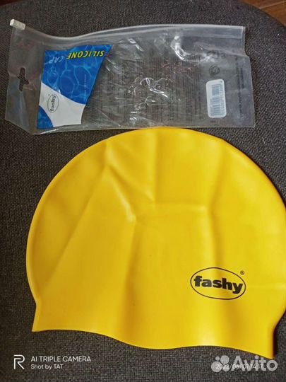 Шапочка и очки для плавания