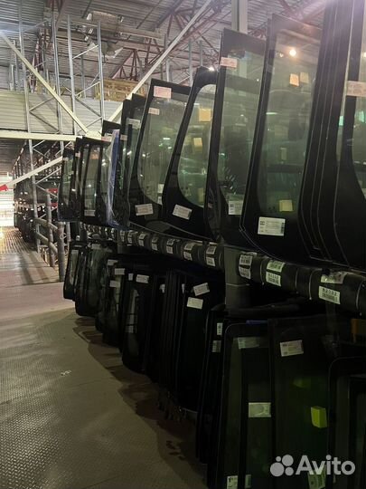 Лобовое стекло BMW X5 E70 дд крепл.пластик 05.2010