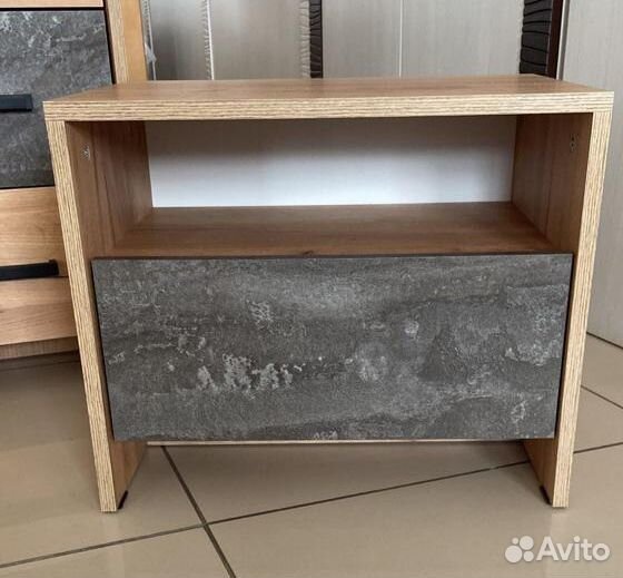 Тумба прикроватная