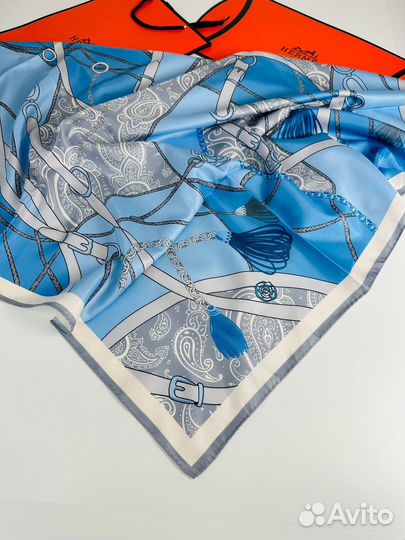 Голубой шелковый платок Hermes 90