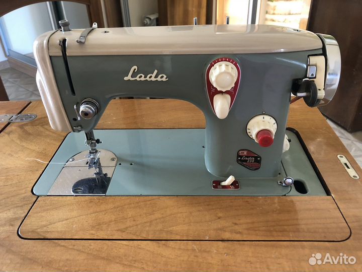 Швейная машина LADA 238