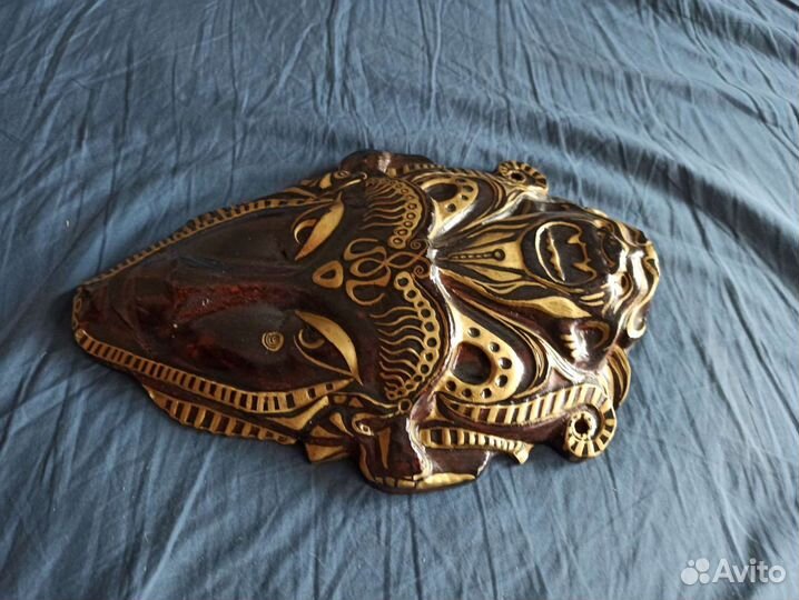 Маска резная