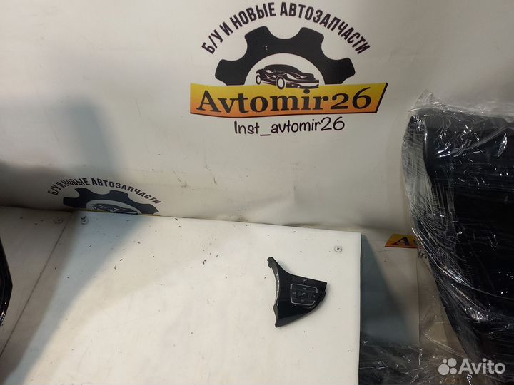 Блок кнопок руля левый Volksvagen Touareg 2NF