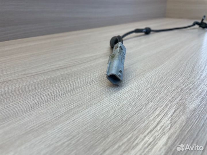 Датчик ABS задний правый Renault Logan