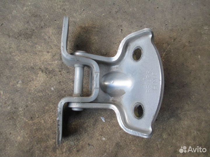 Петля двери задней левой верхняя Hyundai Accent II