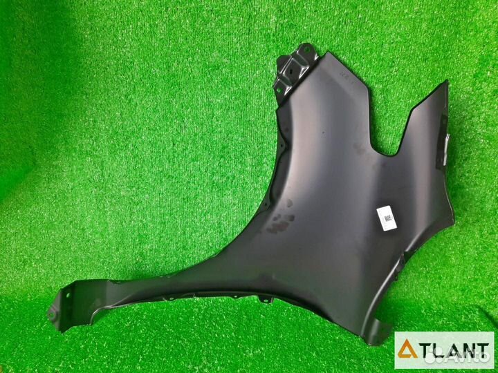 Крыло переднее правое левое toyota sienta