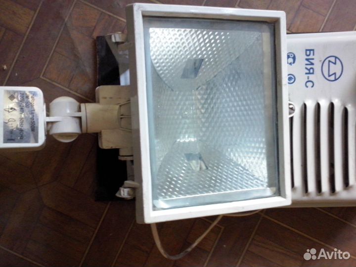 Прожектор галогенный