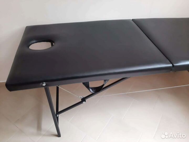 Массажная кушетка с вырезом для лица