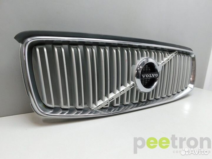 Б/У Решетка радиатора б/у 31479207 volvo